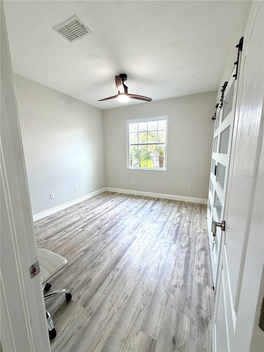 Listing photo id 20 for 20265 Merry Oak Avenue