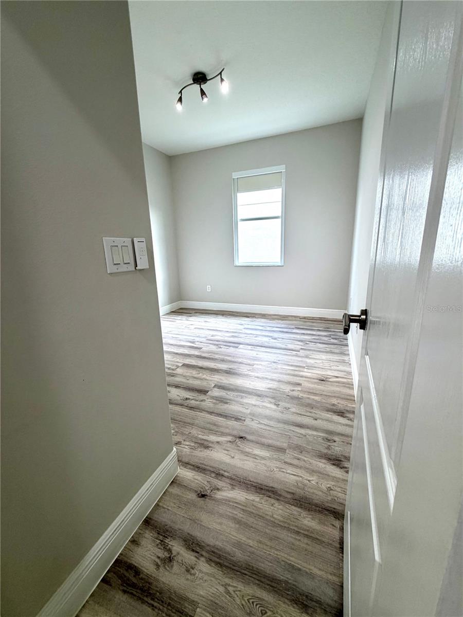 Listing photo id 24 for 20265 Merry Oak Avenue