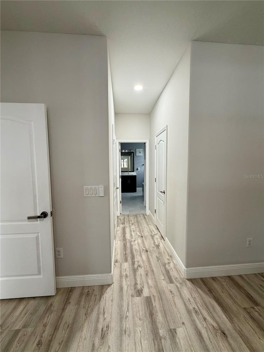 Listing photo id 25 for 20265 Merry Oak Avenue