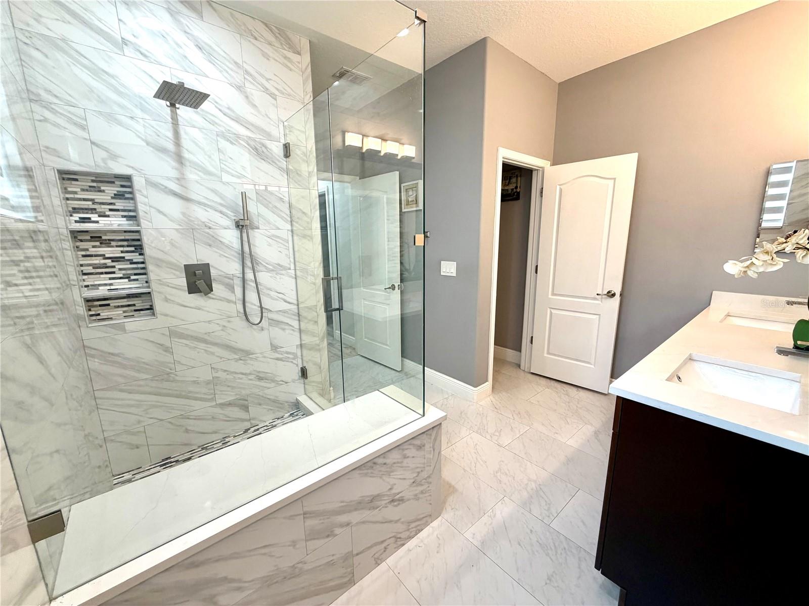 Listing photo id 28 for 20265 Merry Oak Avenue