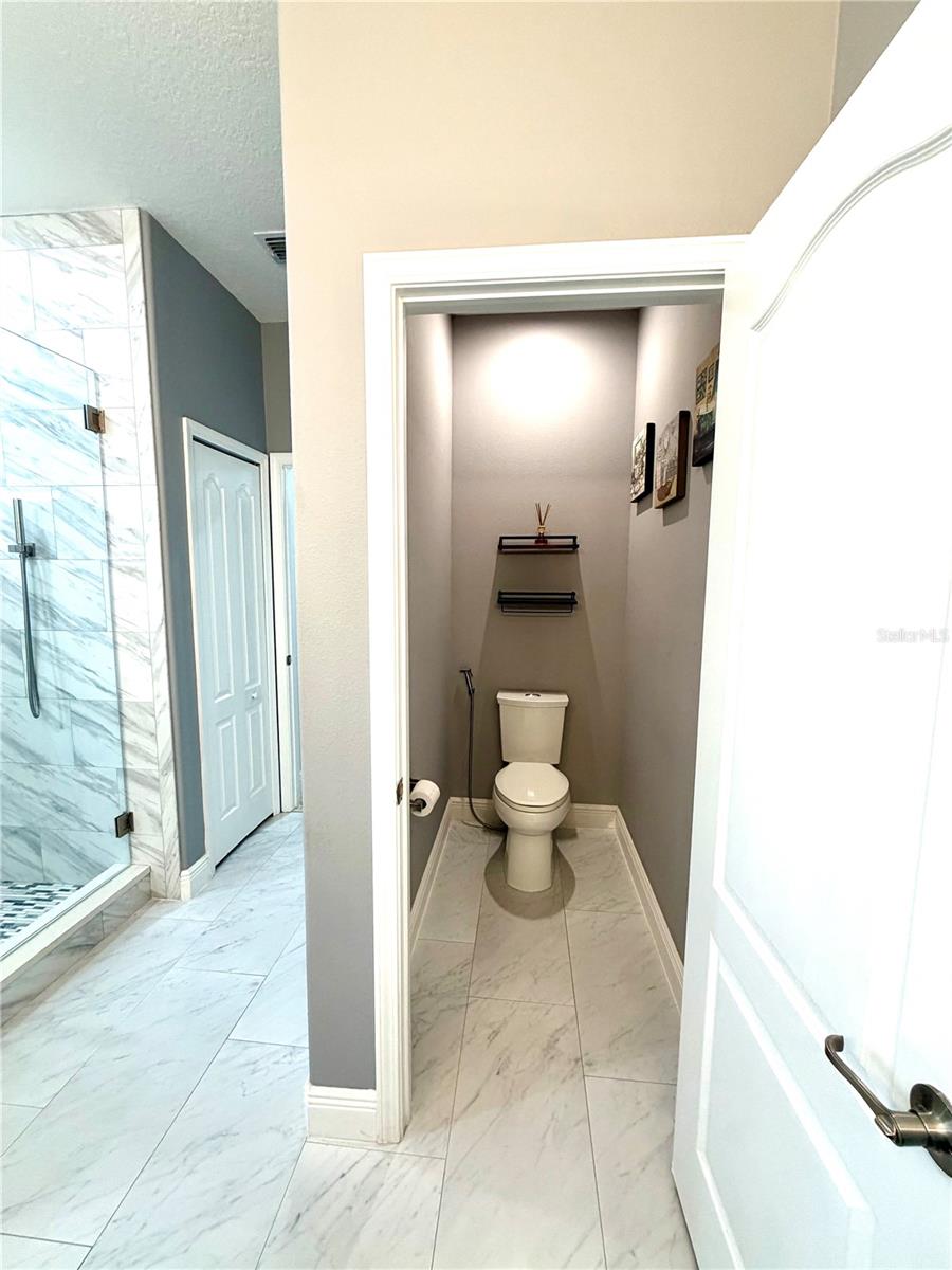 Listing photo id 31 for 20265 Merry Oak Avenue