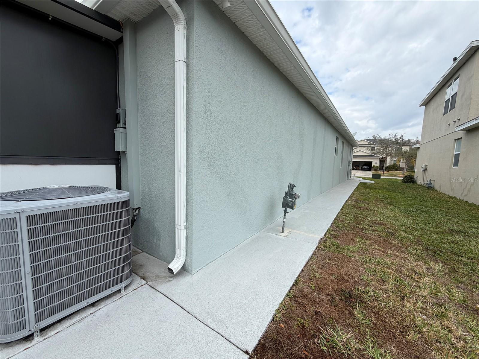 Listing photo id 54 for 20265 Merry Oak Avenue