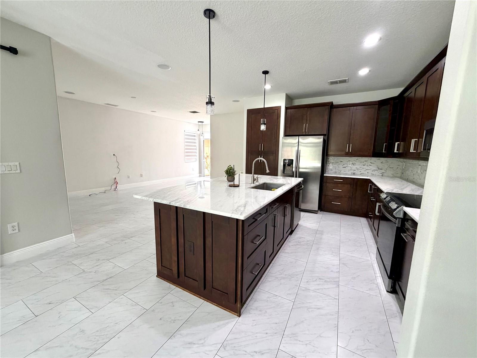 Listing photo id 5 for 20265 Merry Oak Avenue