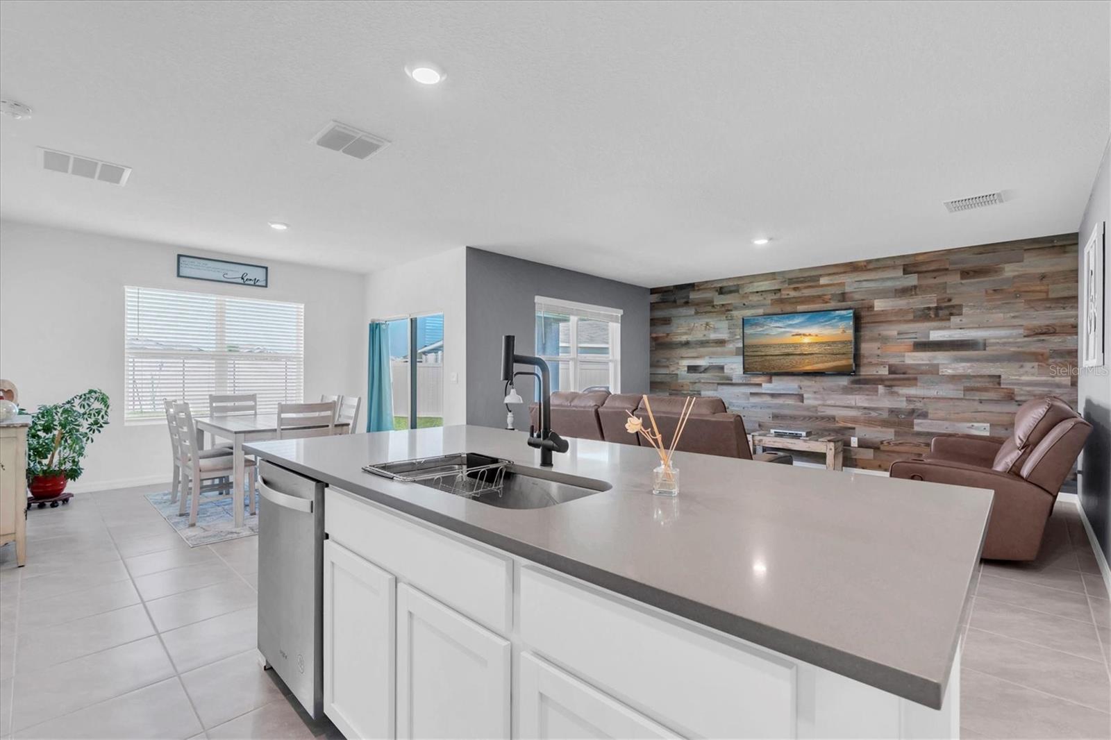 Image 5 of 19 For 5943 Wandering Willow Drive