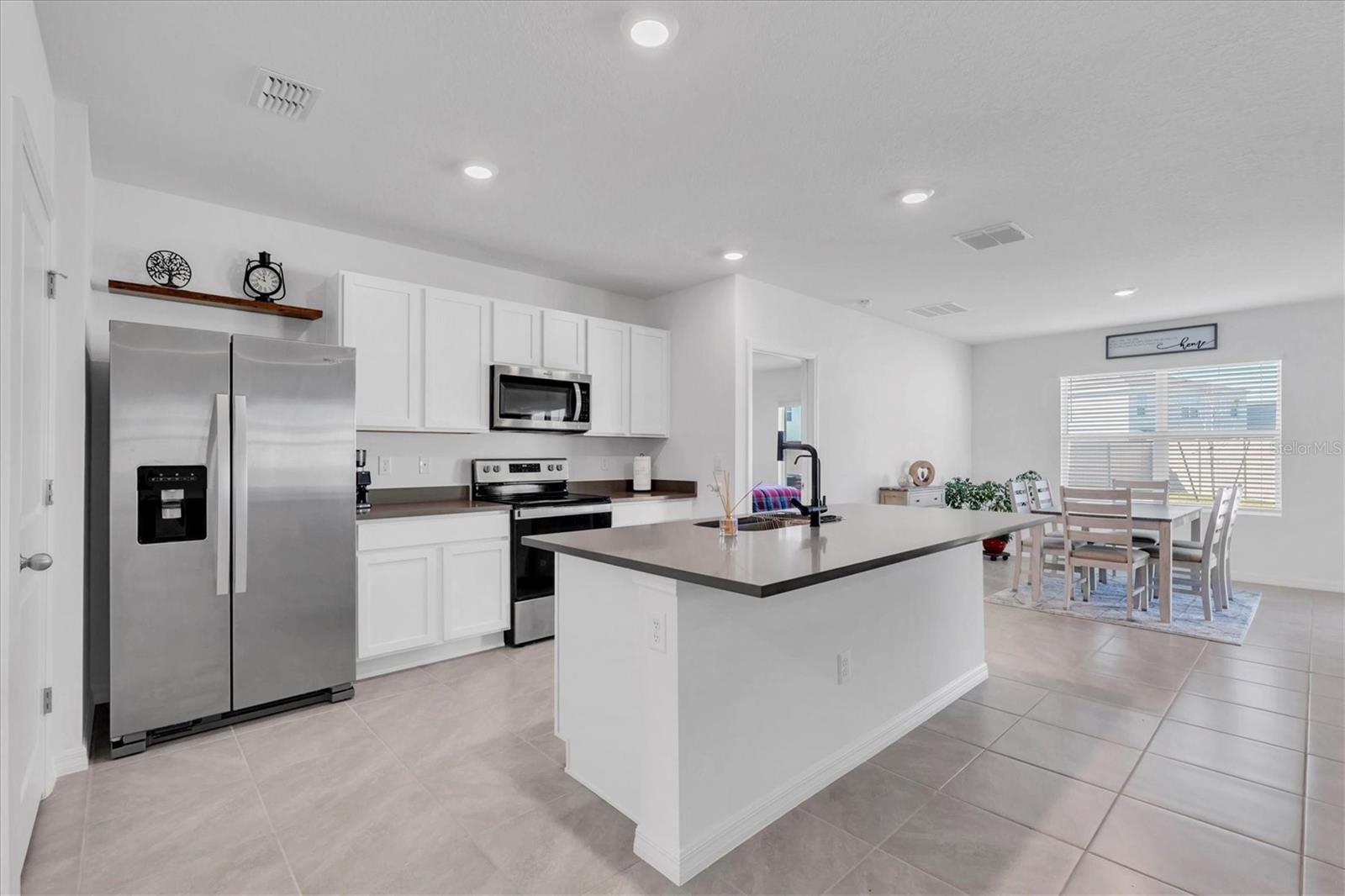 Image 6 of 19 For 5943 Wandering Willow Drive