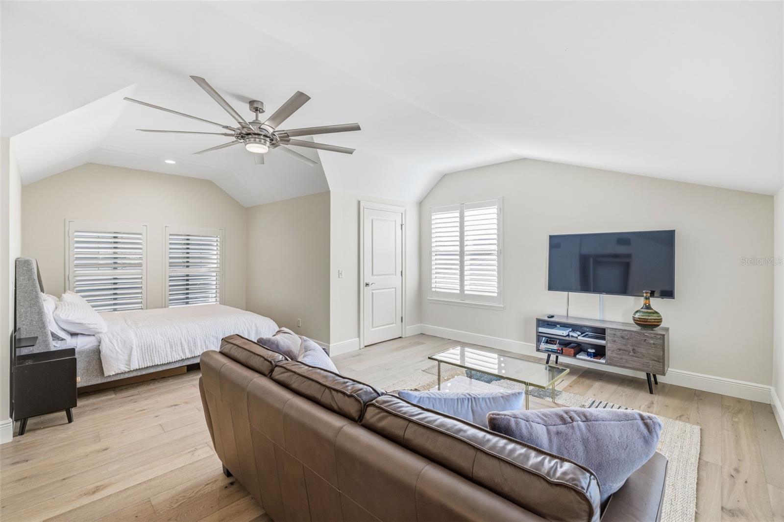 Image 37 of 70 For 2909 Bay Vista Avenue