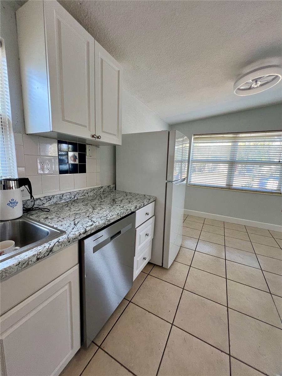 Image 13 of 19 For 860 49th Avenue