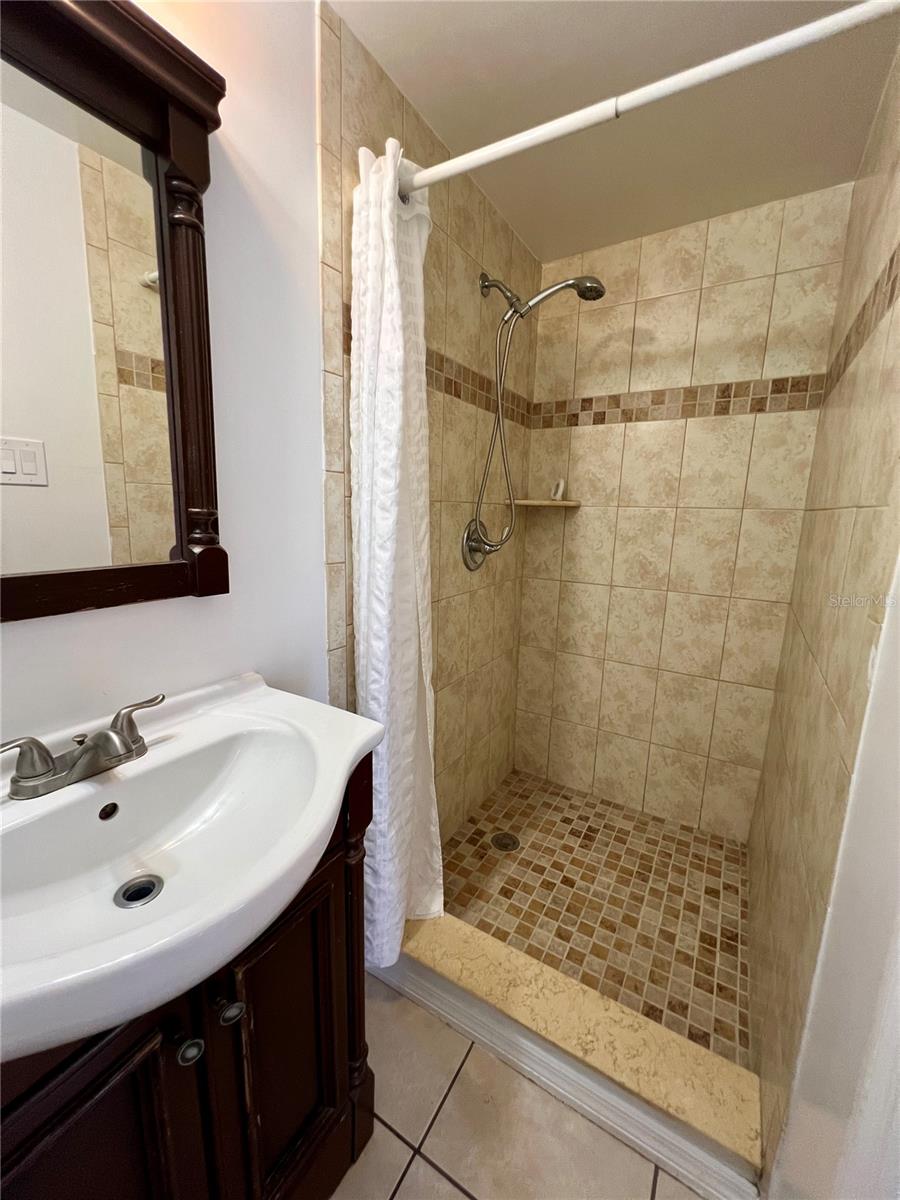 Image 6 of 19 For 860 49th Avenue