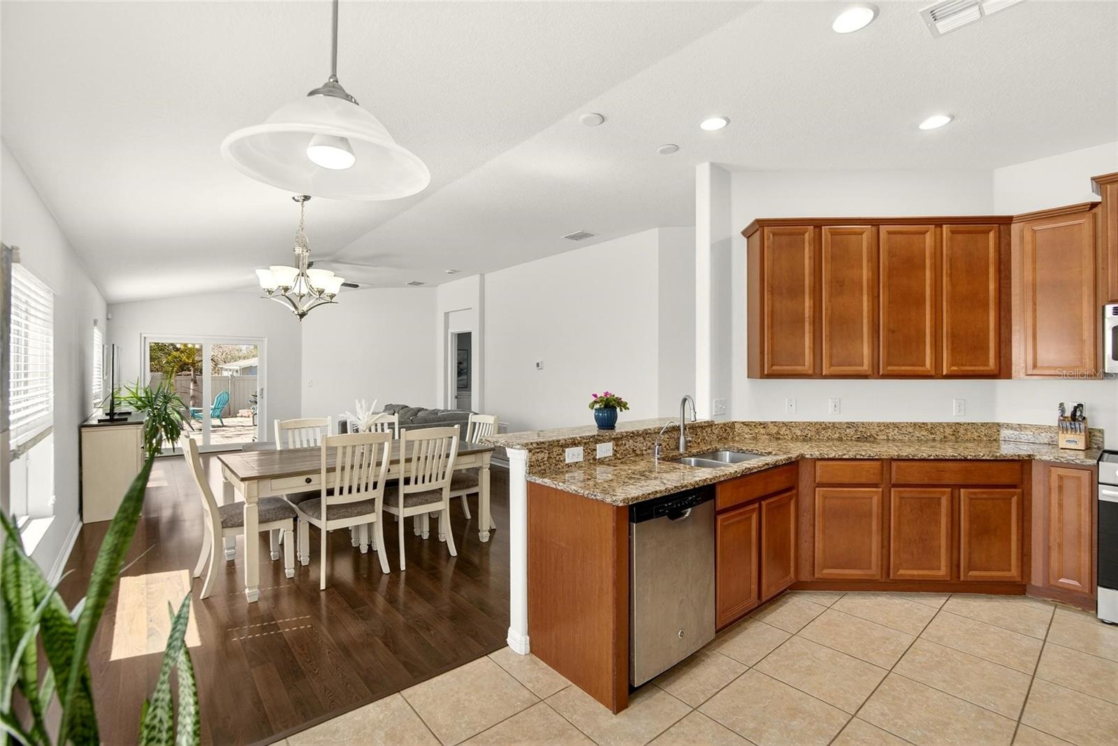 Listing photo id 20 for 10613 Summer Azure Drive