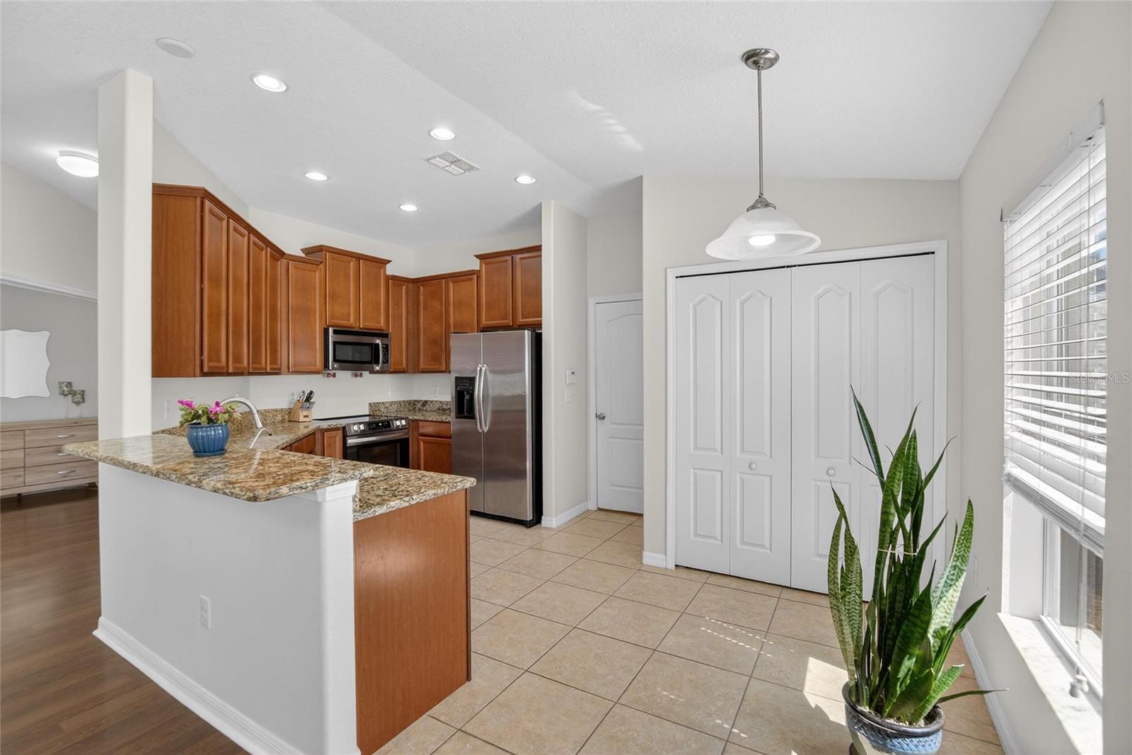 Listing photo id 22 for 10613 Summer Azure Drive