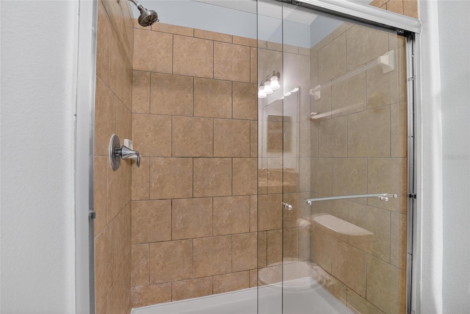 Listing photo id 32 for 10613 Summer Azure Drive