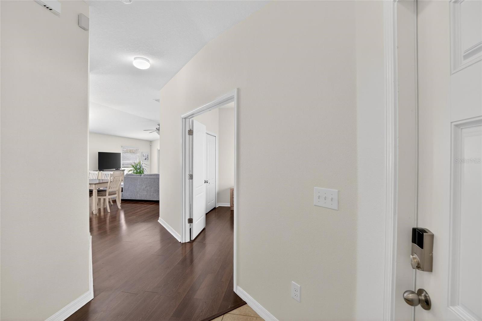 Listing photo id 2 for 10613 Summer Azure Drive