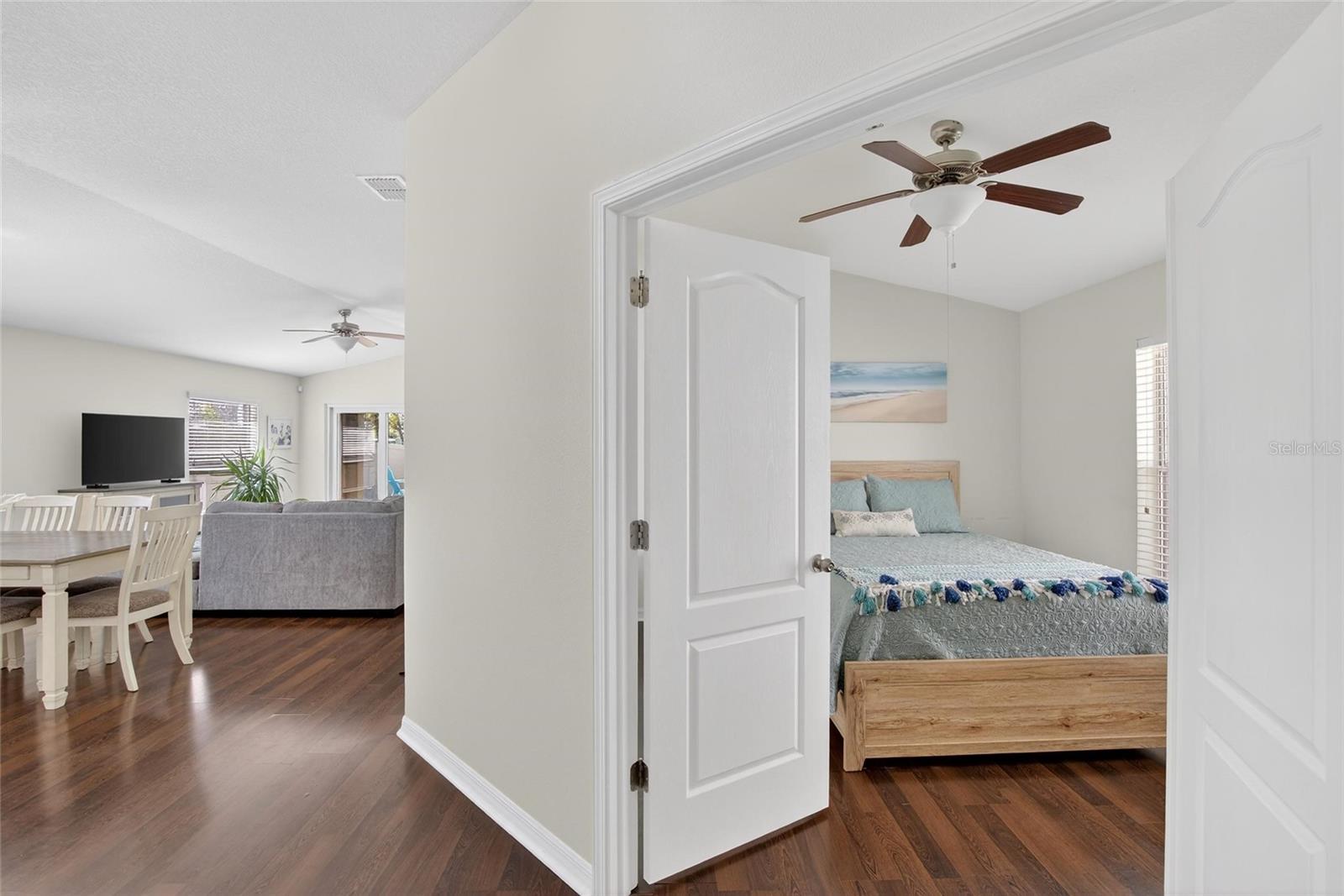 Listing photo id 3 for 10613 Summer Azure Drive