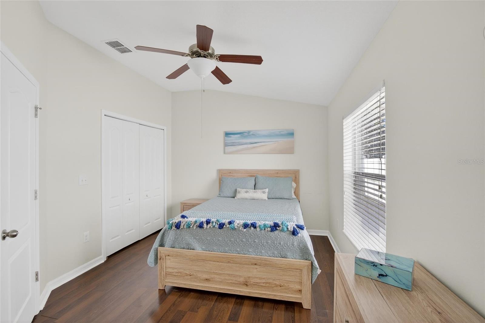 Listing photo id 5 for 10613 Summer Azure Drive