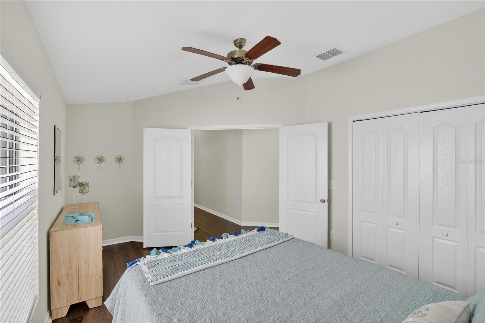 Listing photo id 7 for 10613 Summer Azure Drive