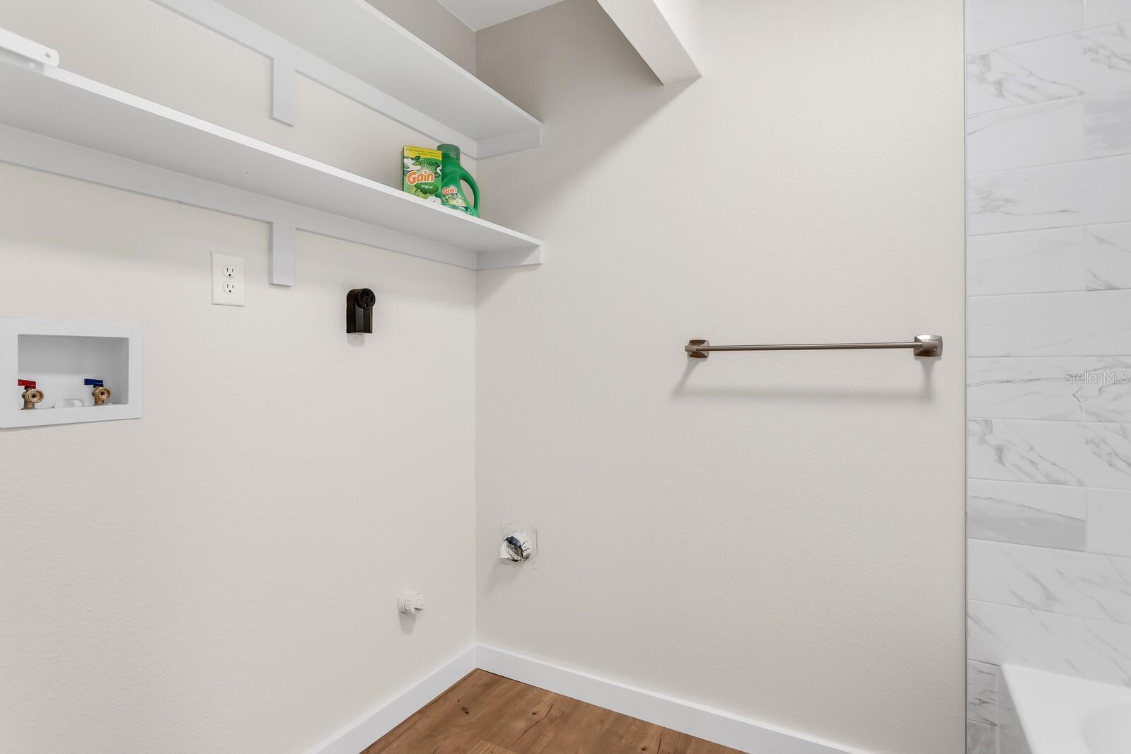 Image 12 of 13 For 14717 Sunset St