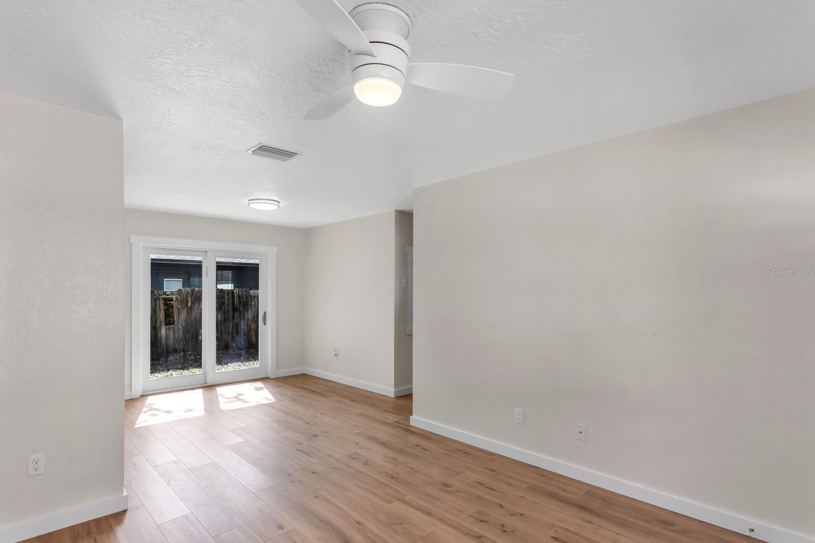 Image 8 of 13 For 14717 Sunset St