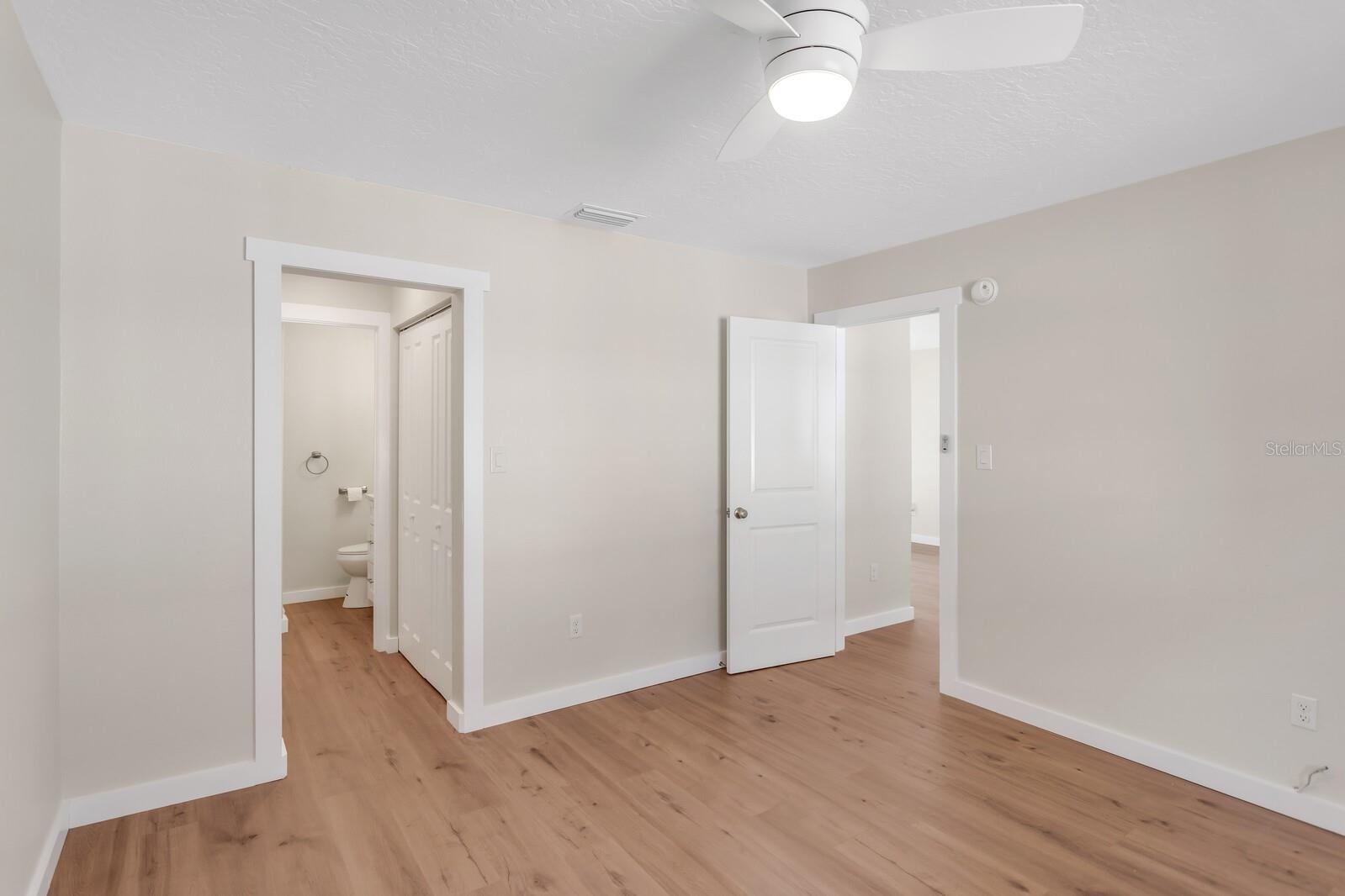 Image 9 of 13 For 14717 Sunset St