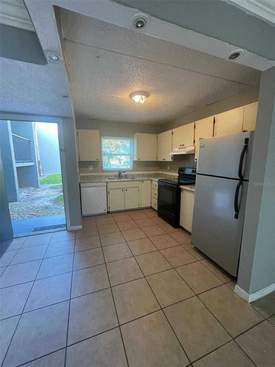 Image 3 of 6 For 14413 Americana Circle 105