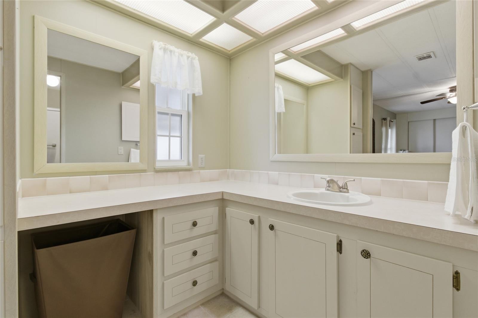 Image 23 of 38 For 5533 Regal Way