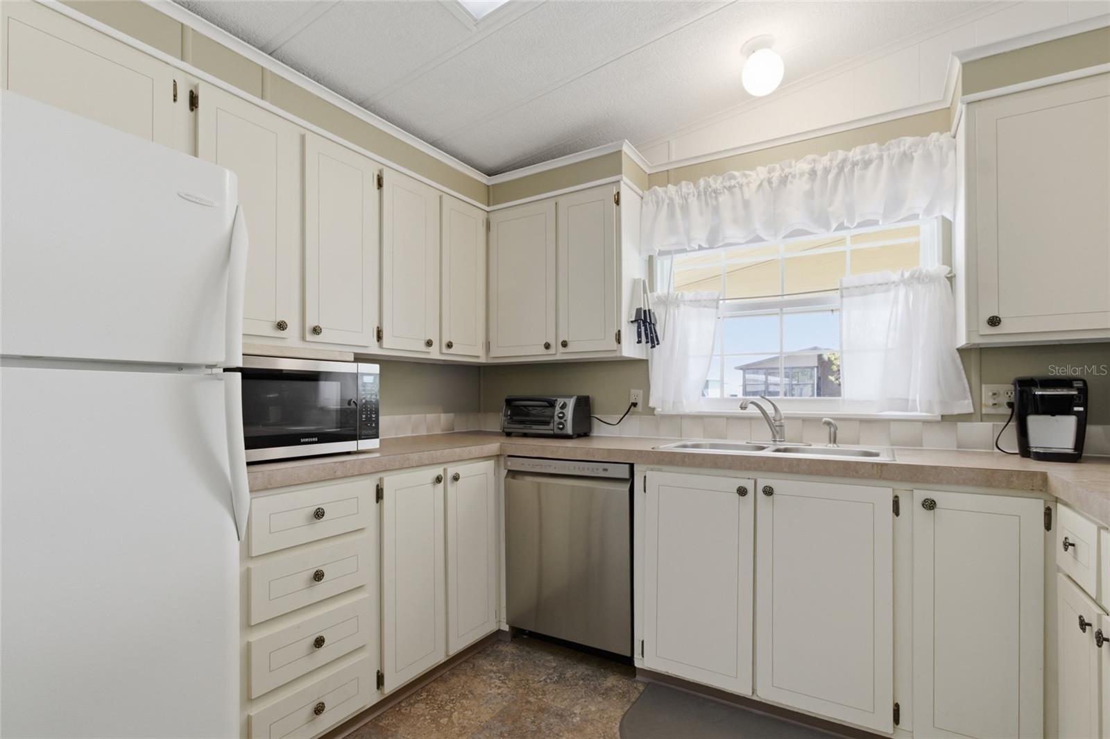 Image 7 of 38 For 5533 Regal Way