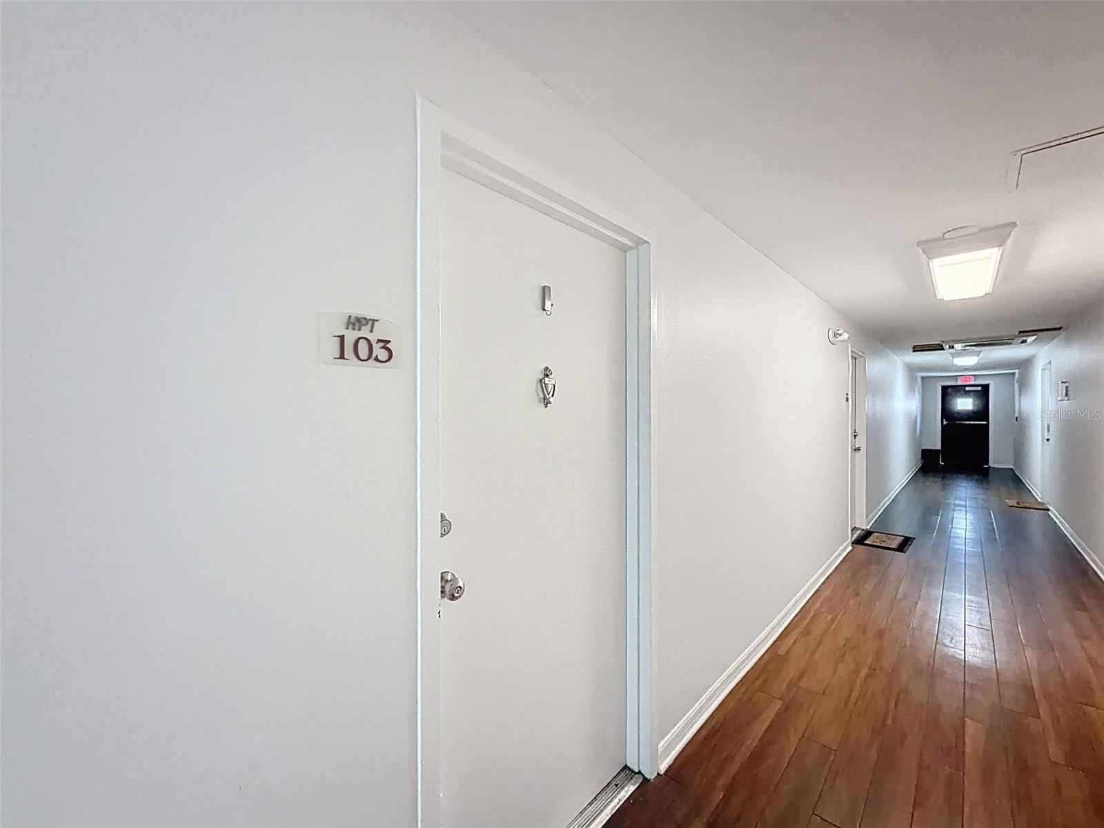 Image 6 of 32 For 406 Azeele Street 103