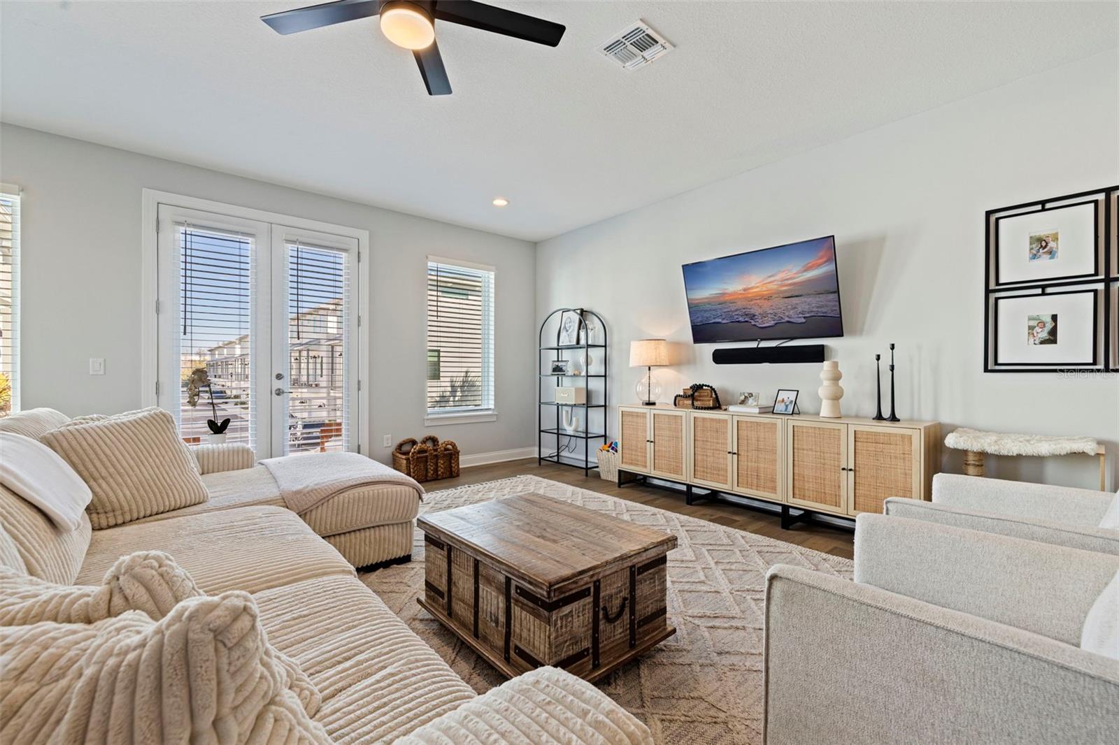 Image 18 of 36 For 4749 Legacy Park Drive