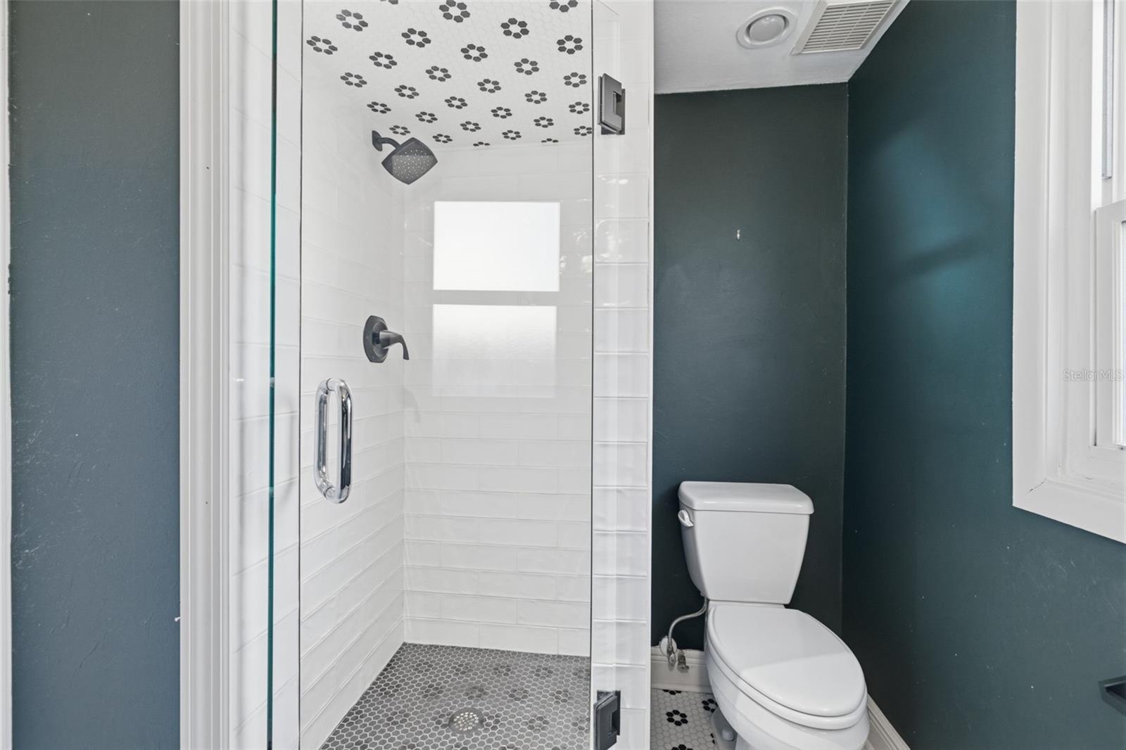 Image 16 of 28 For 6005 Tampa Street