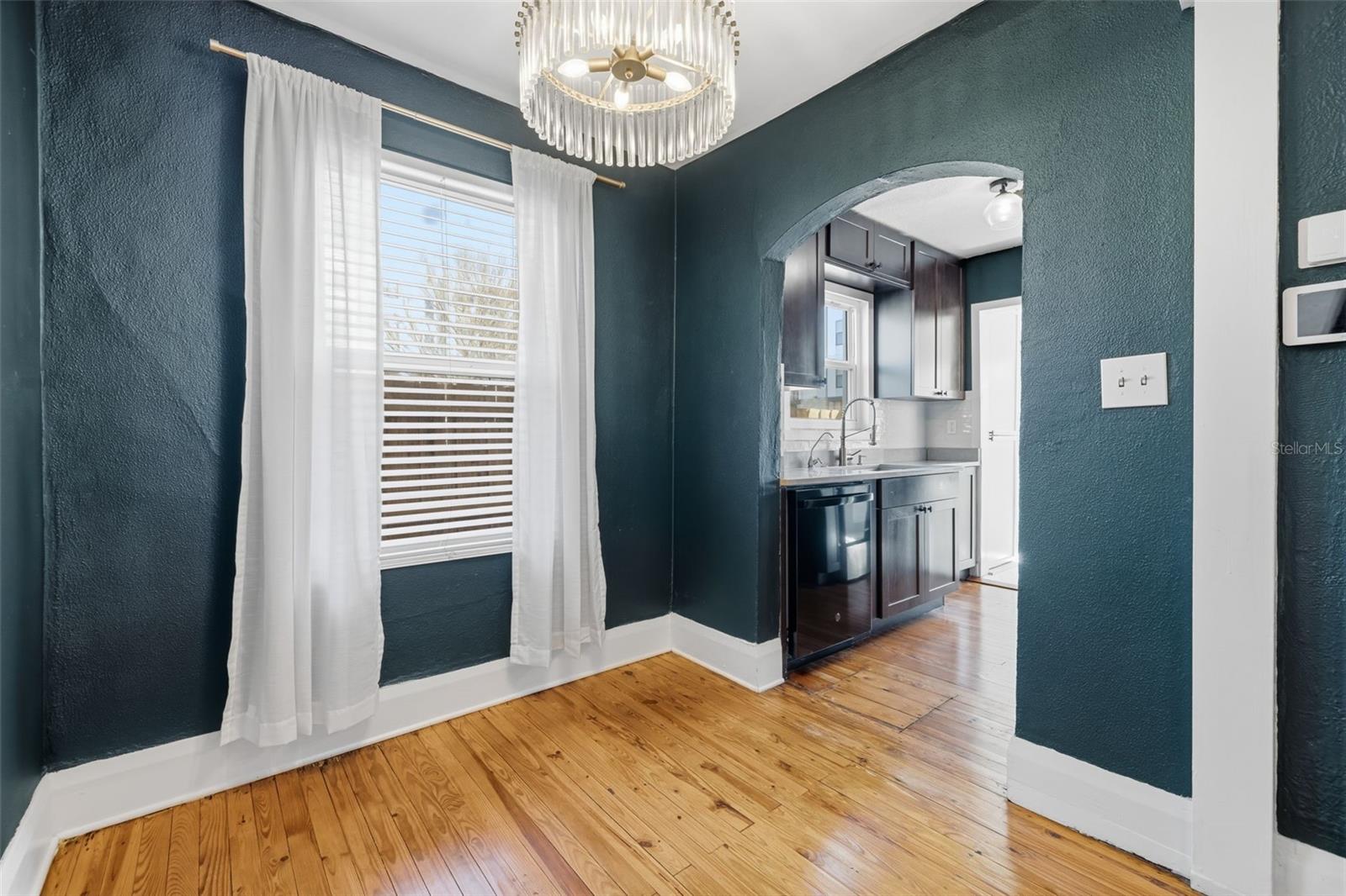 Image 7 of 28 For 6005 Tampa Street