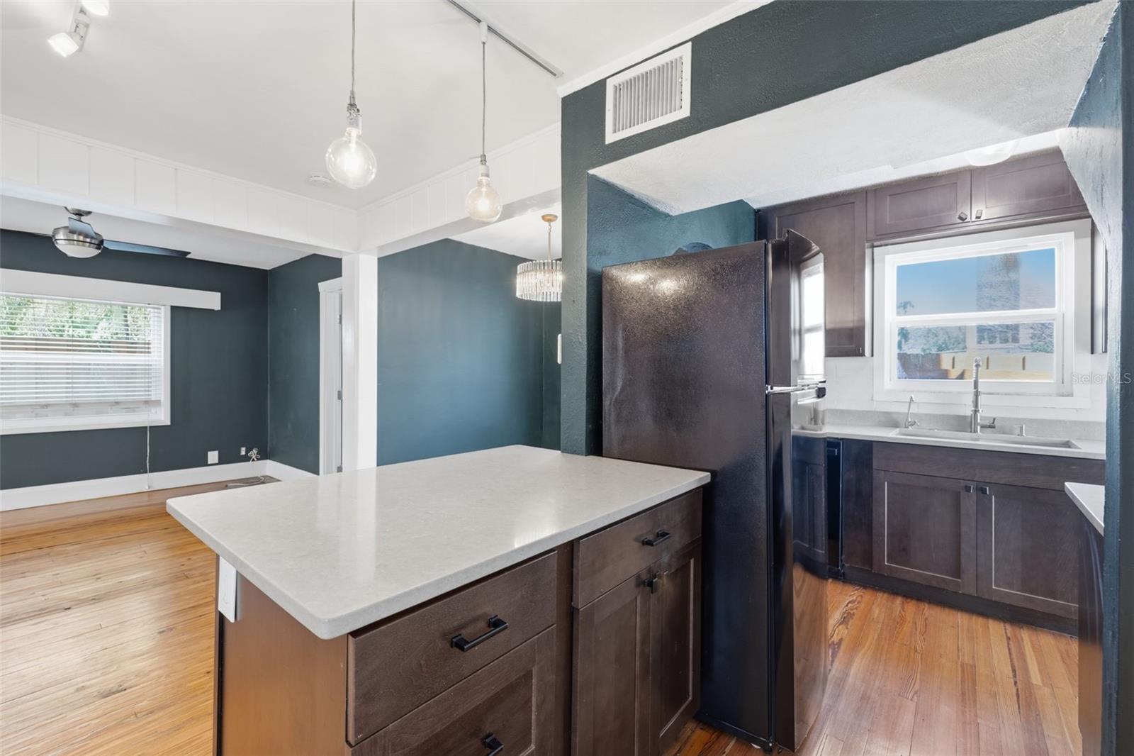 Image 9 of 28 For 6005 Tampa Street