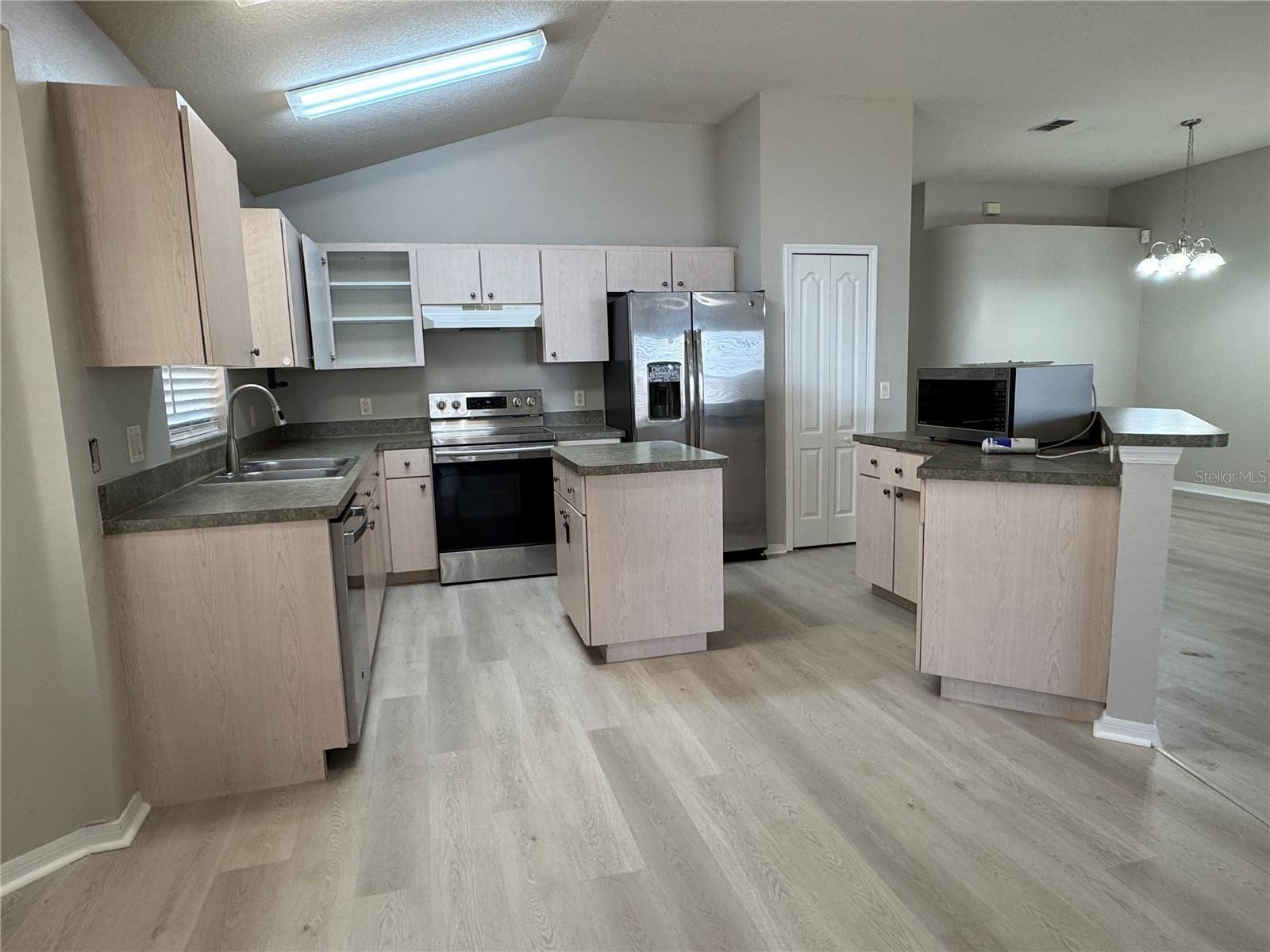 Image 17 of 37 For 1414 Trail Boss Lane