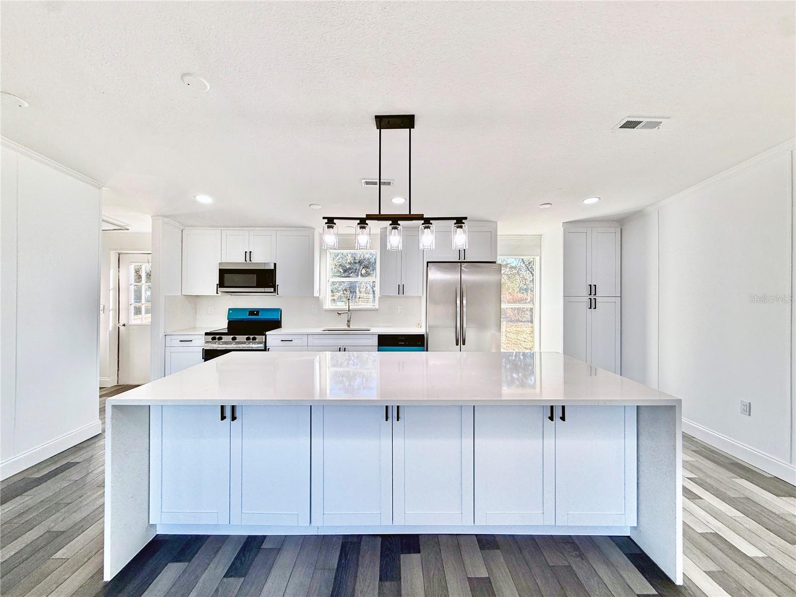 Image 12 of 51 For 37466 Phelps Road