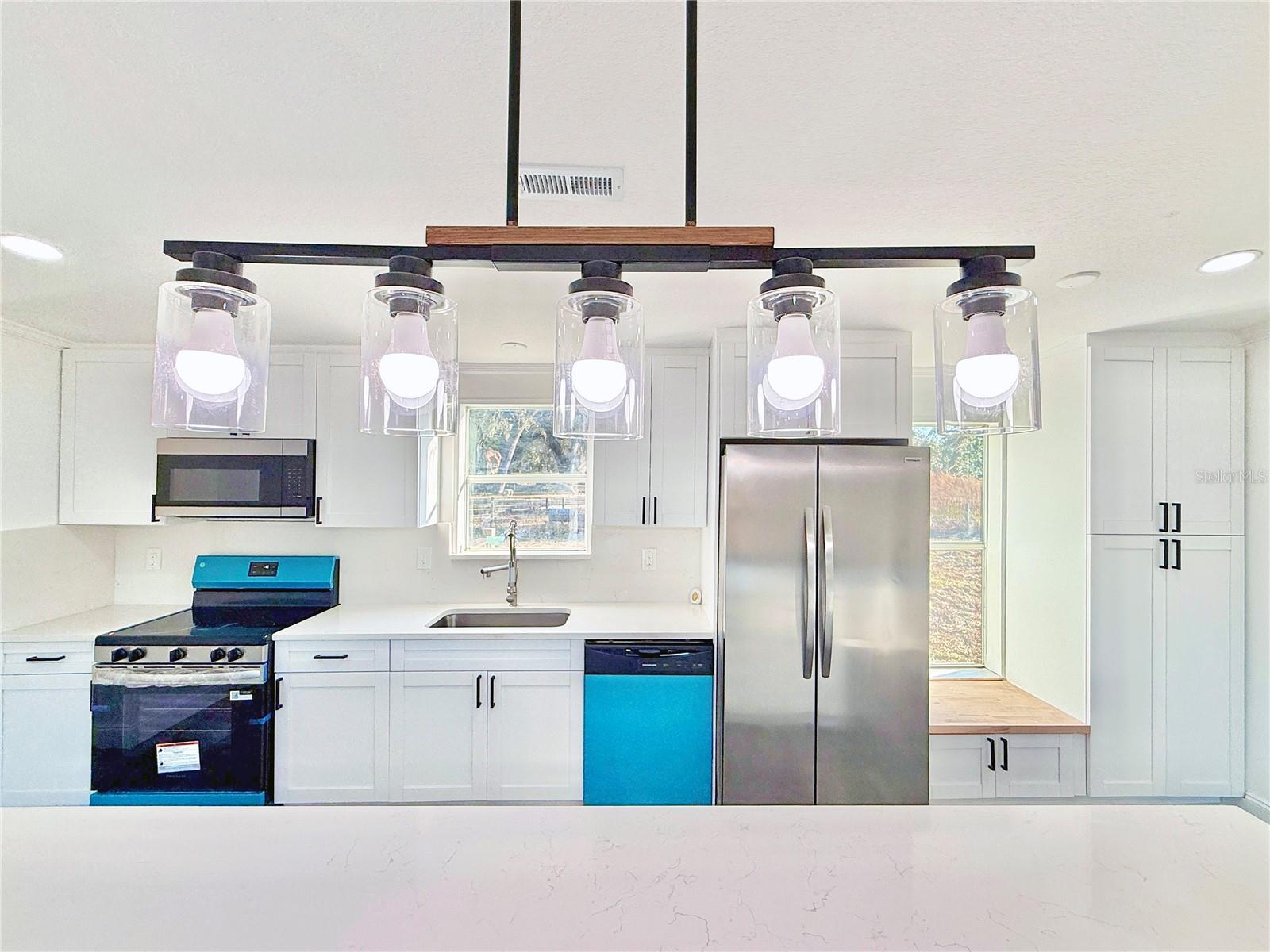 Image 13 of 51 For 37466 Phelps Road