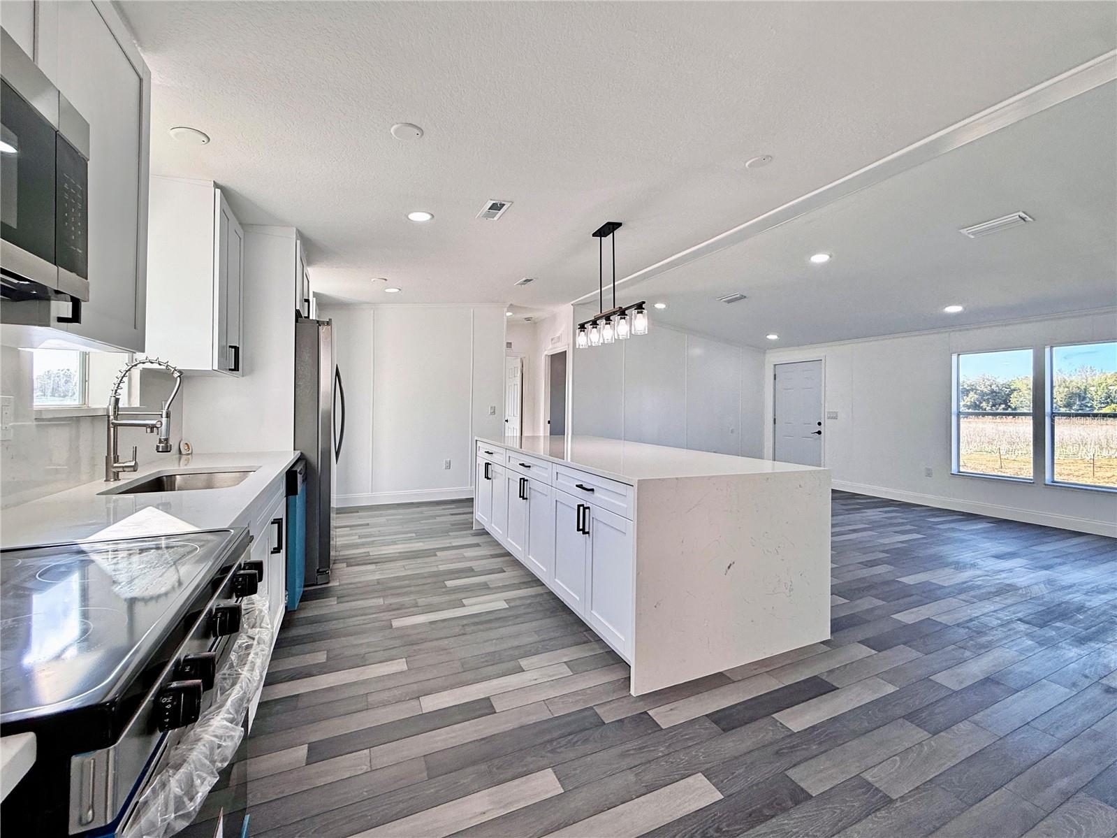 Image 20 of 51 For 37466 Phelps Road