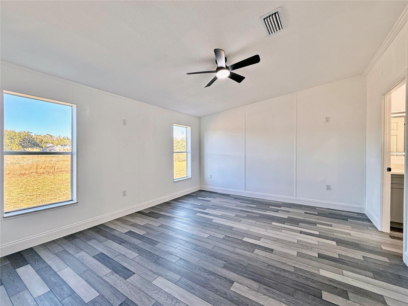 Image 21 of 51 For 37466 Phelps Road