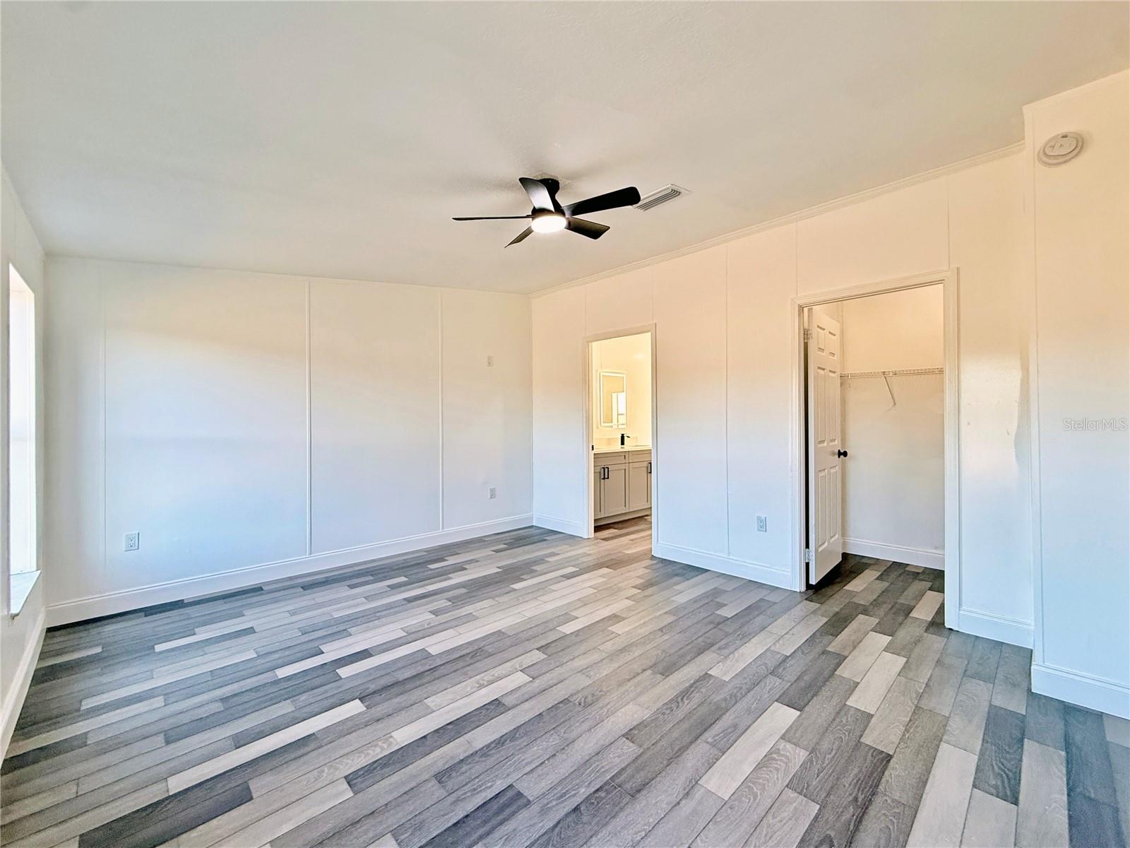 Image 22 of 51 For 37466 Phelps Road