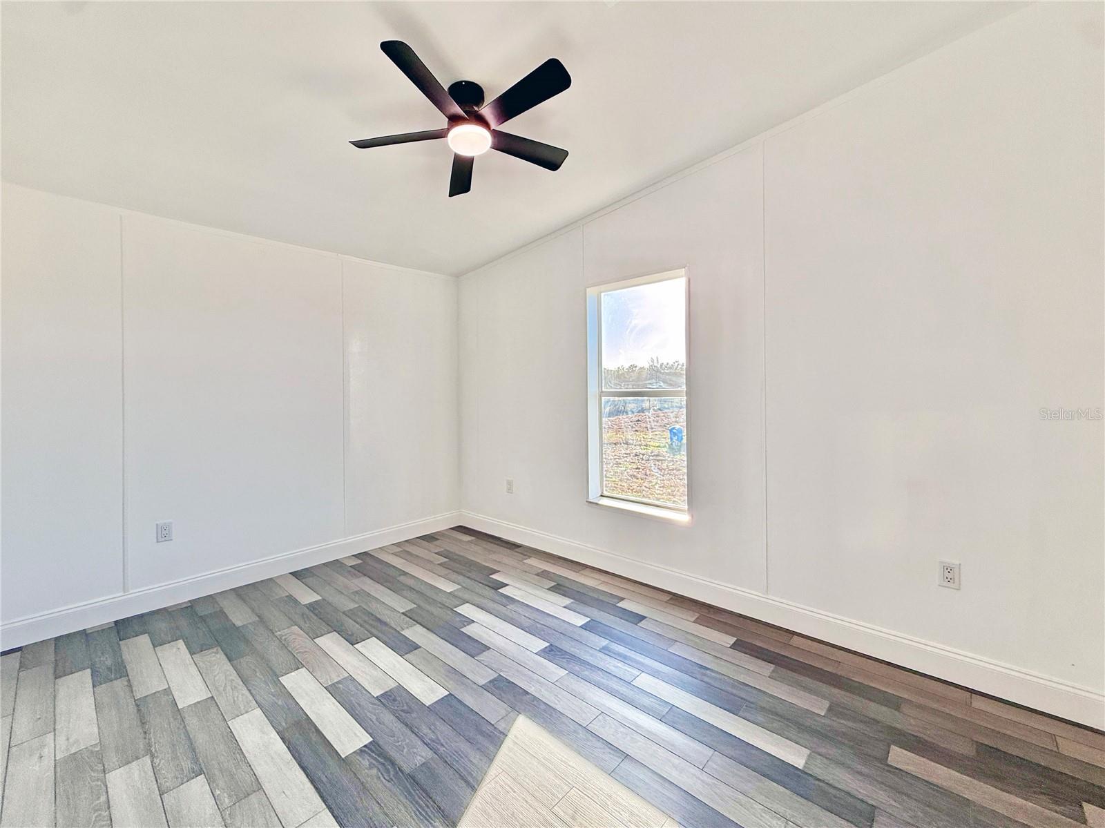 Image 31 of 51 For 37466 Phelps Road