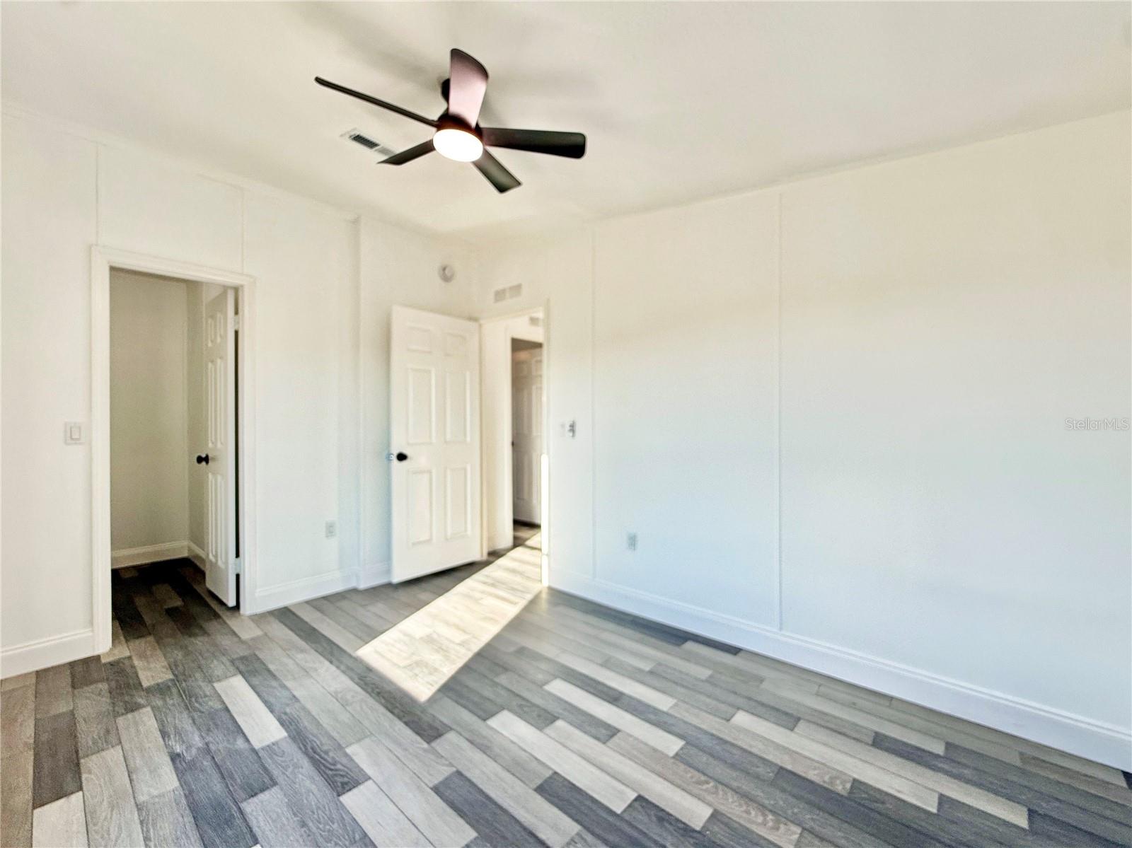 Image 33 of 51 For 37466 Phelps Road