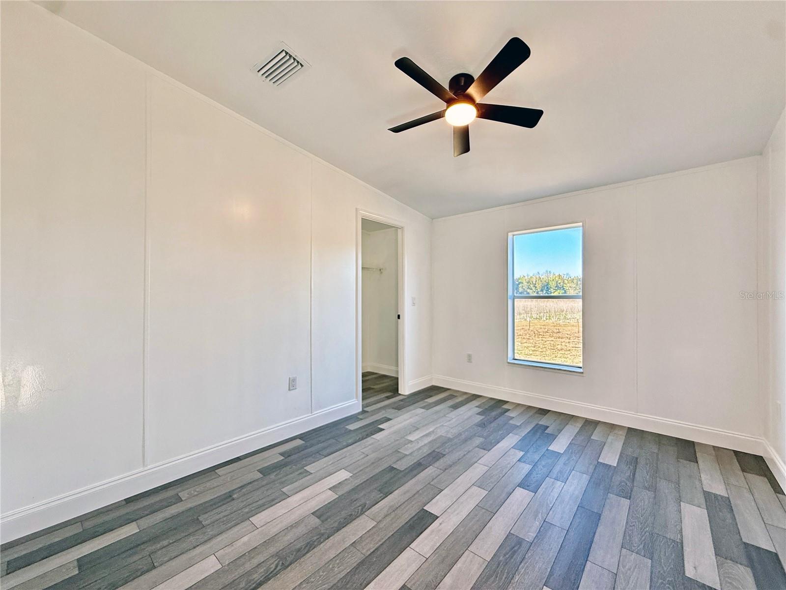 Image 36 of 51 For 37466 Phelps Road