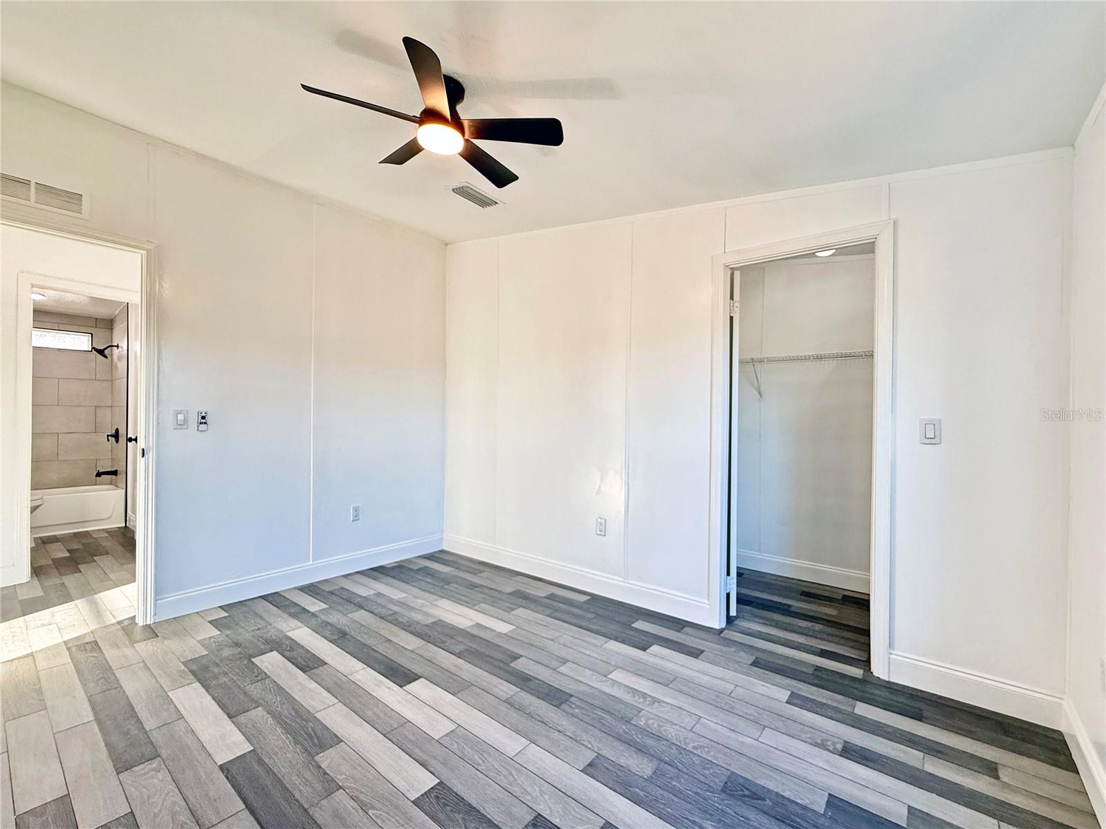 Image 37 of 51 For 37466 Phelps Road