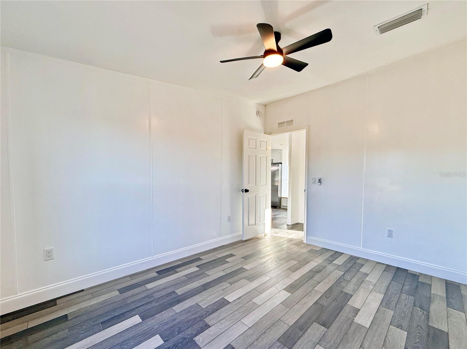 Image 38 of 51 For 37466 Phelps Road