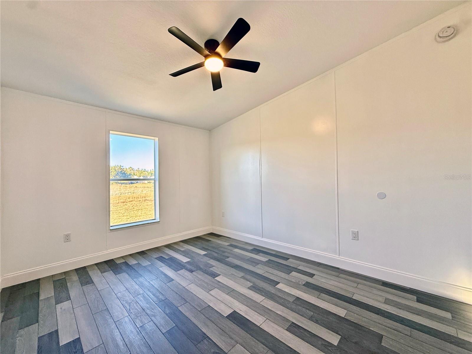 Image 39 of 51 For 37466 Phelps Road