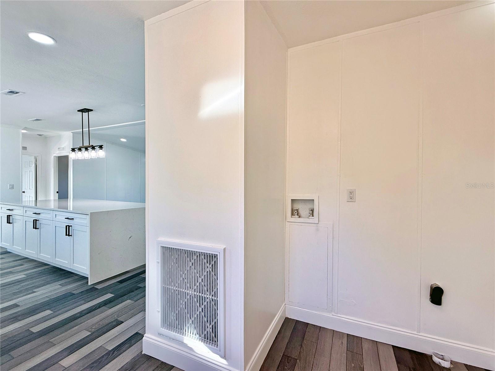 Image 42 of 51 For 37466 Phelps Road