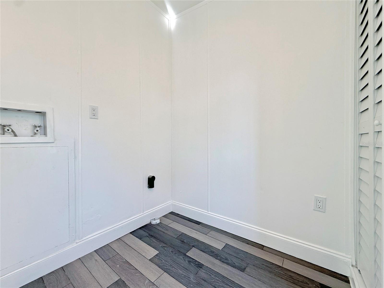 Image 43 of 51 For 37466 Phelps Road