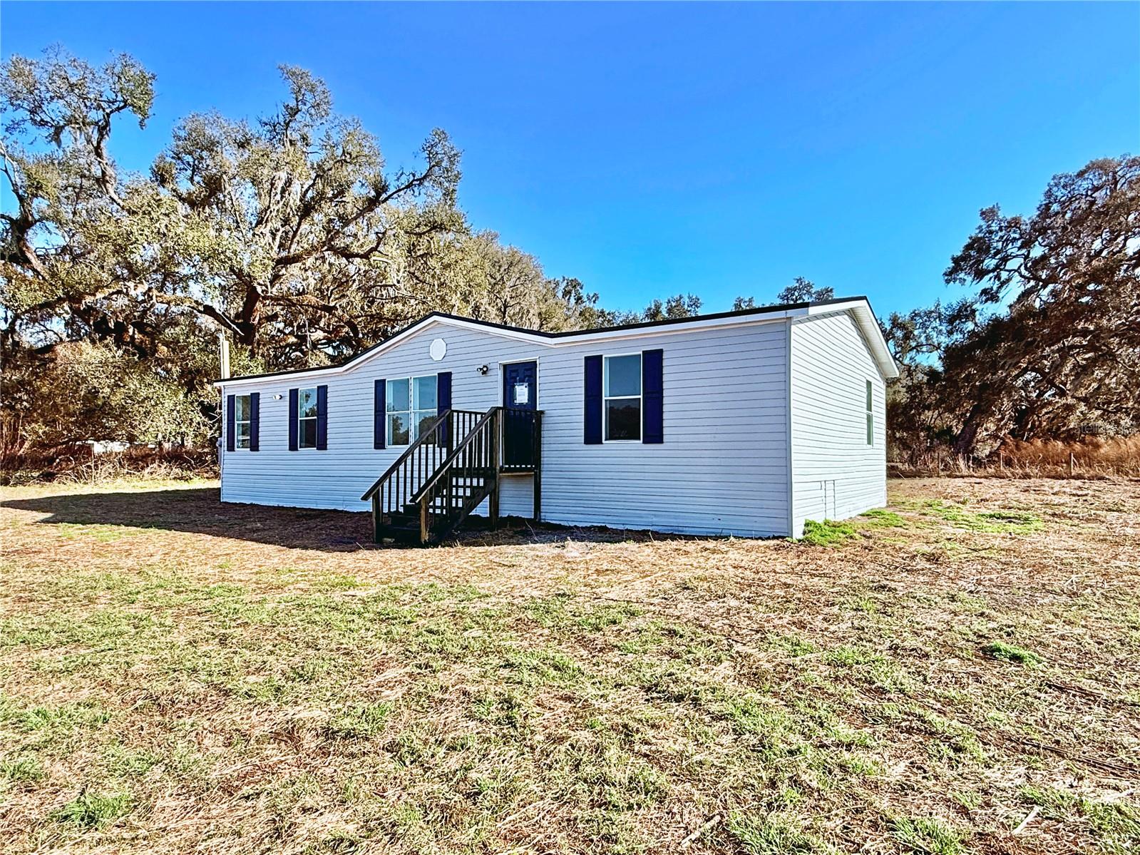 Image 5 of 51 For 37466 Phelps Road