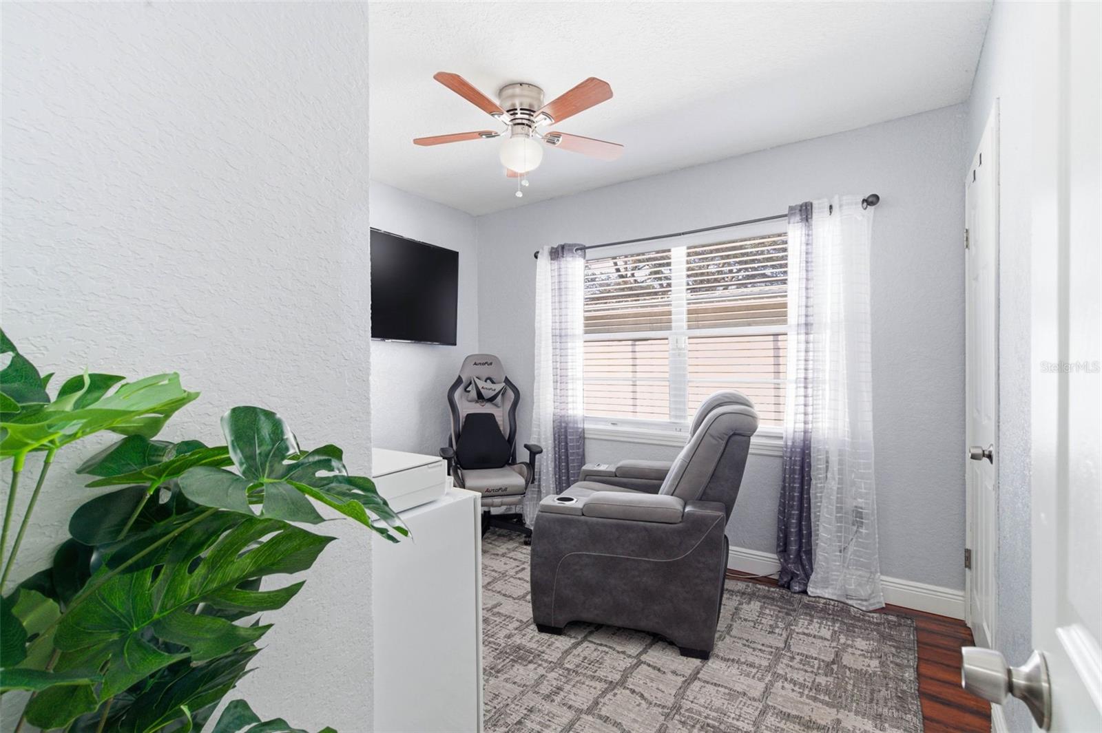 Image 37 of 85 For 8907 Tampa Street