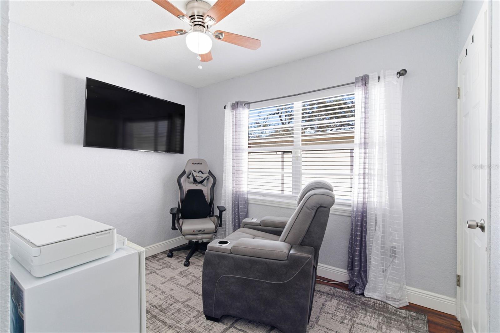 Image 38 of 85 For 8907 Tampa Street