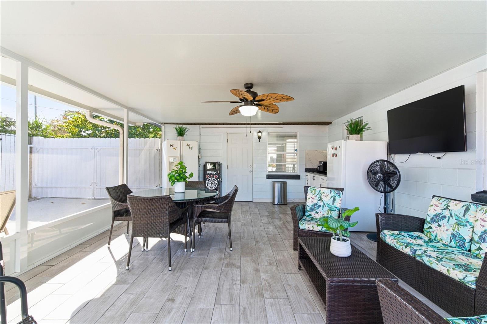 Image 43 of 85 For 8907 Tampa Street