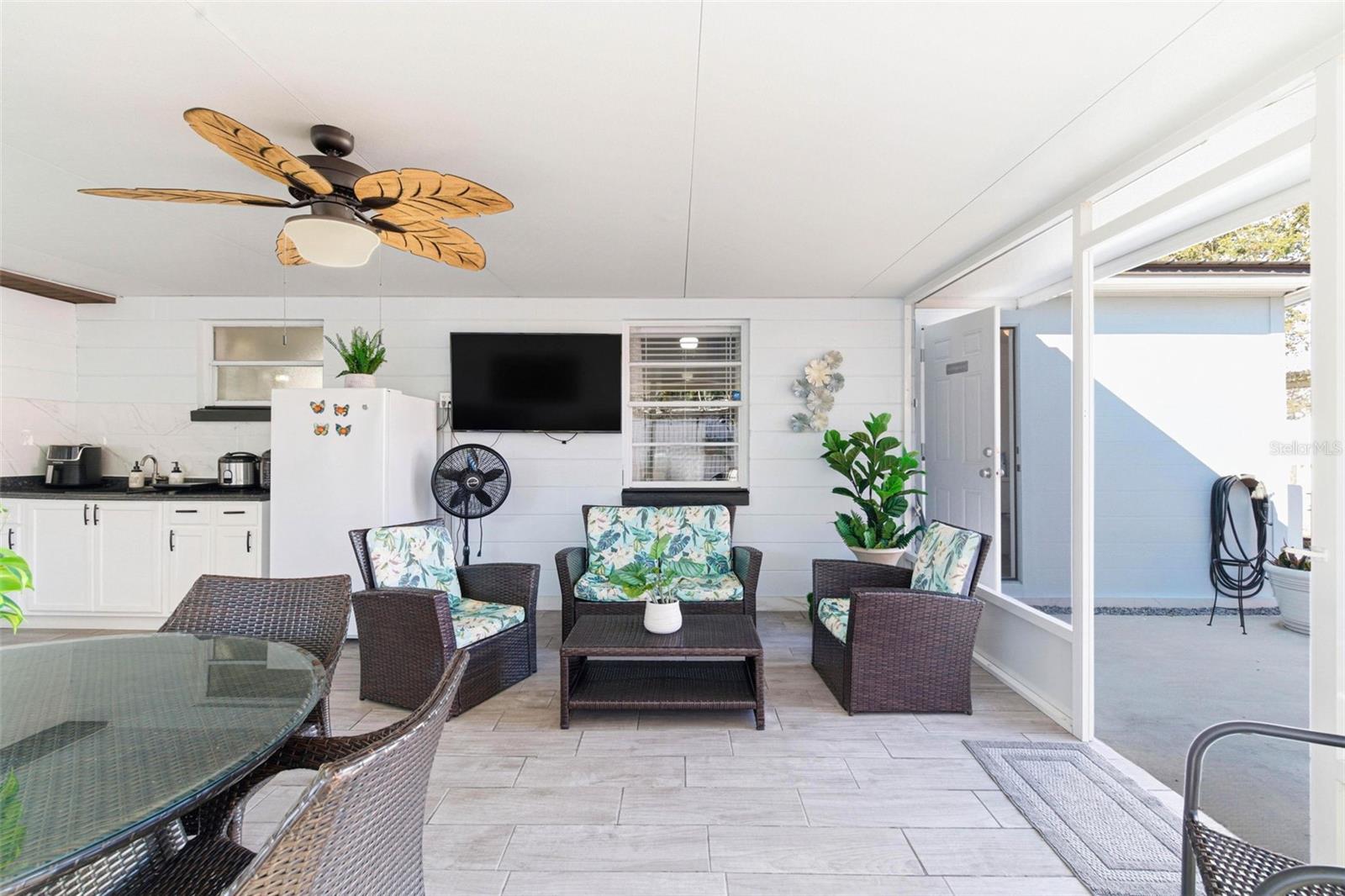 Image 45 of 85 For 8907 Tampa Street