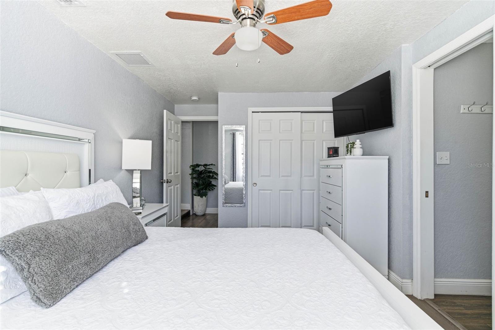 Image 54 of 85 For 8907 Tampa Street